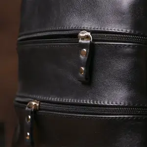 Рюкзак шкіряний SHVIGEL 15304 Чорний UA