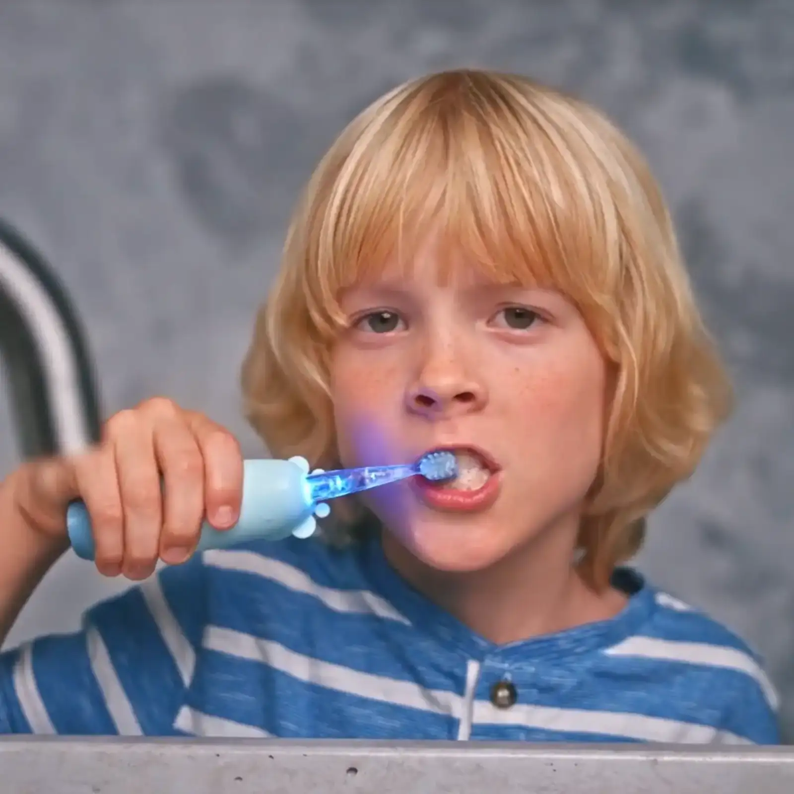 Дитяча зубна щітка MEDICA+ KidsBrush 2.0 Blue UA