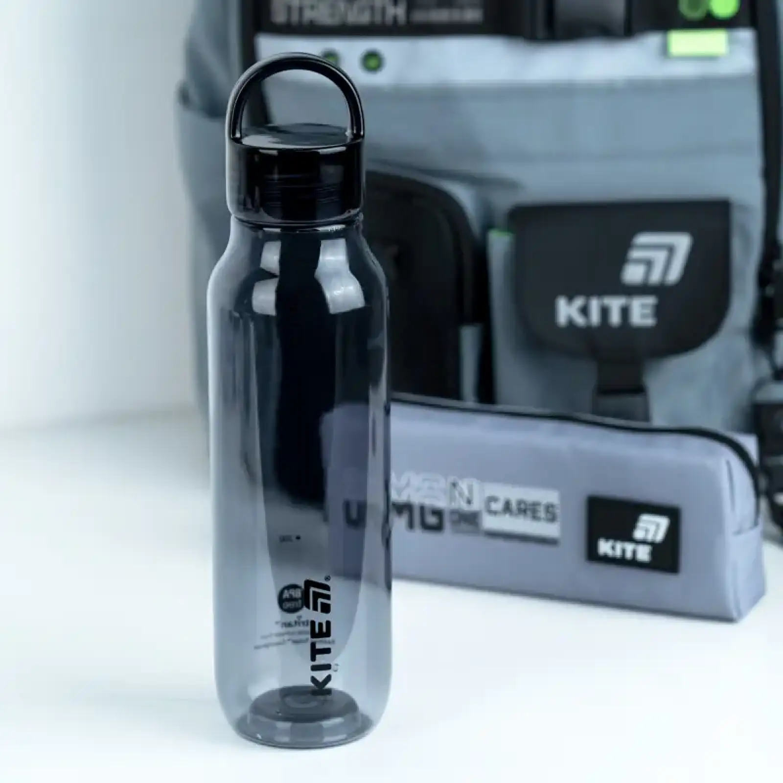 Пляшка для води 670 мл, чорна KITE K26-1313-2