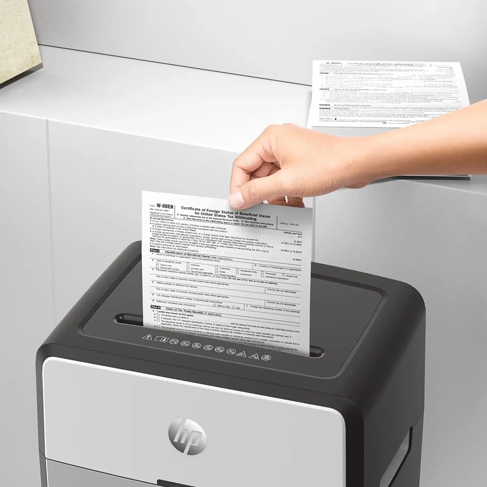 Знищувач документів HP OneShred 24CC, A4, 80g х 24 листів, 4*35, 30 л., P-4 (2807) UA
