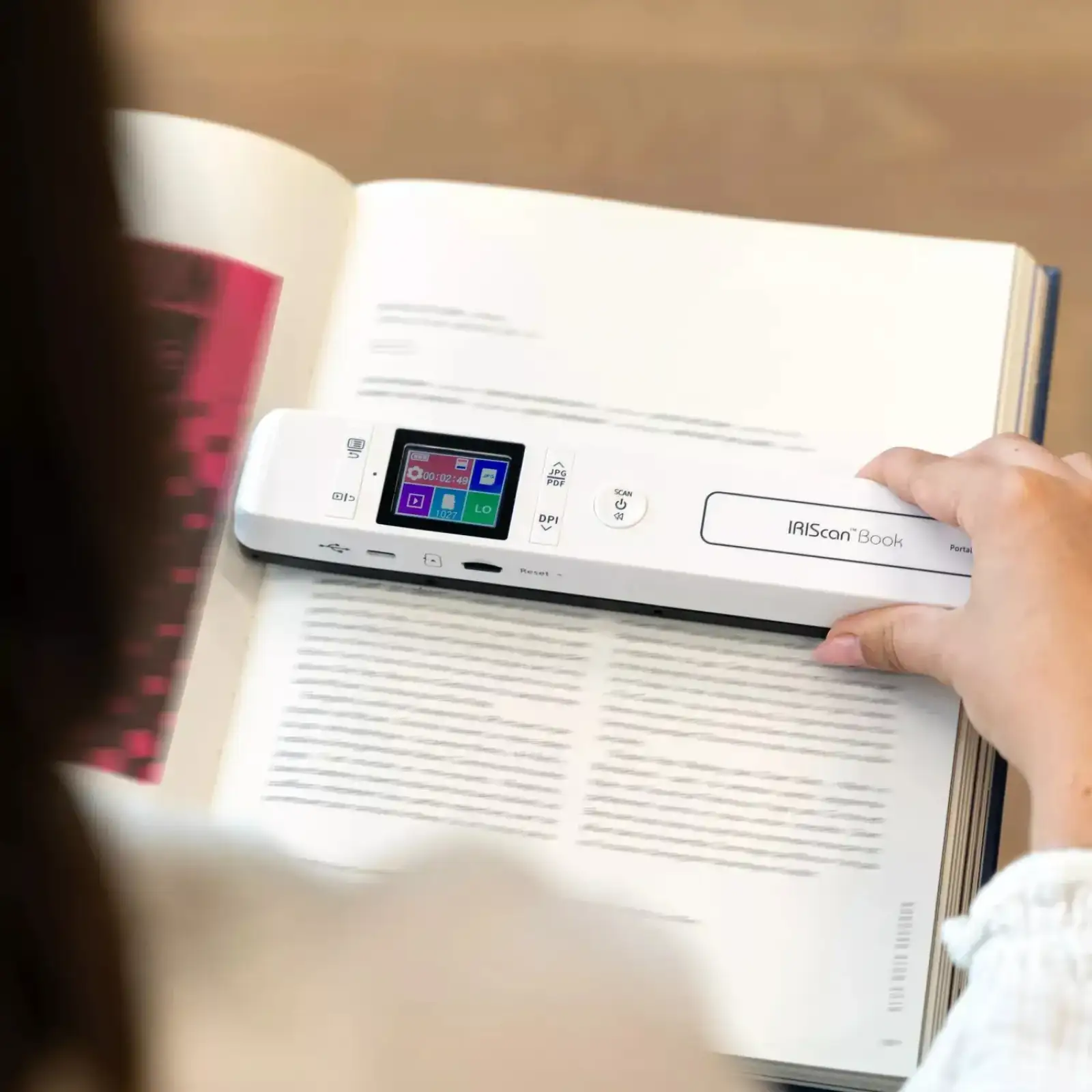 Сканер A4 Canon IRIScan Book 7 (1050dpi, USB, microSD, 15стор/хв, портативний, білий) (464669) UA