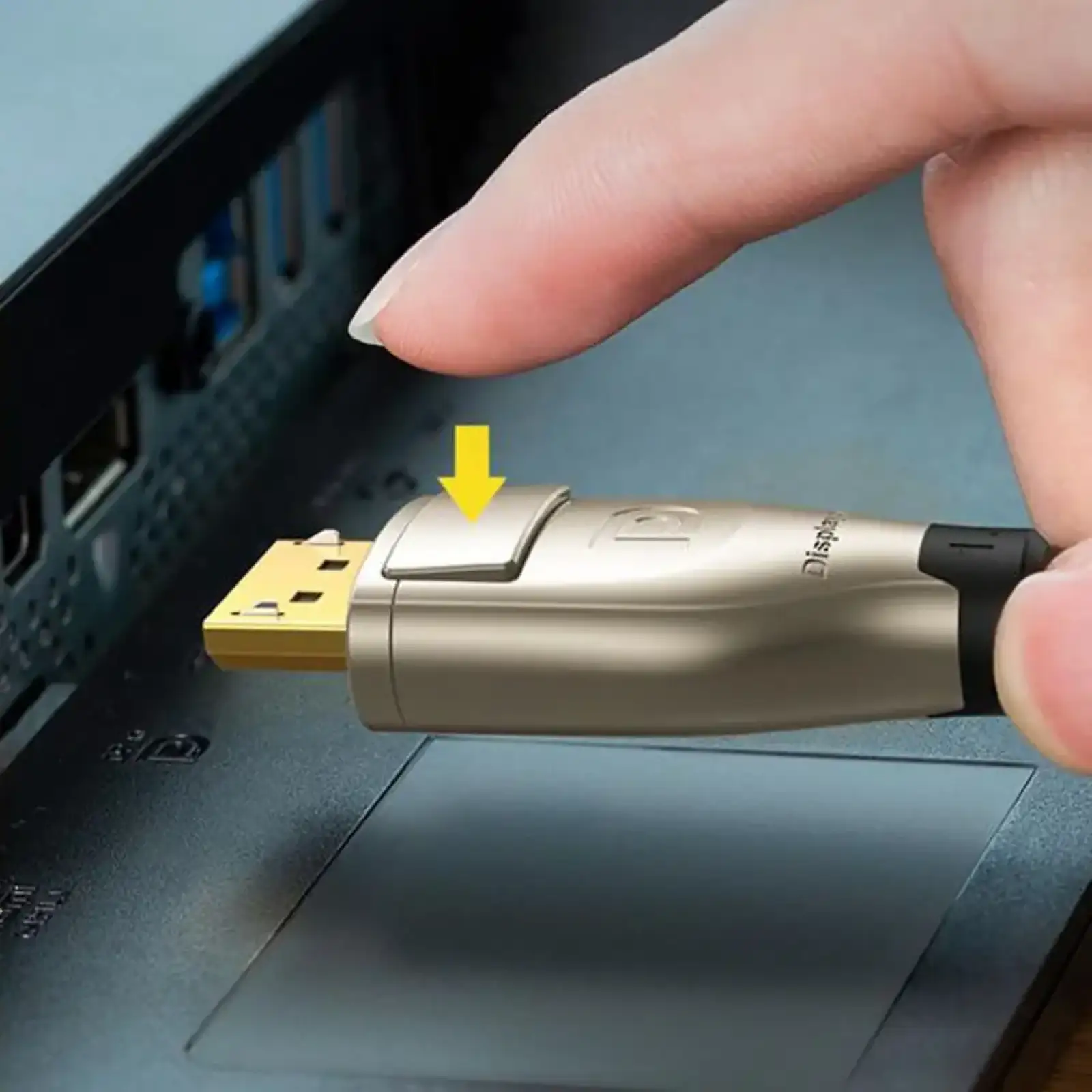 Кабель DisplayPort M - M 2.0 м, V1.4 8K Zinc Alloy Shell DP112 чорний UGREEN (60843) UA