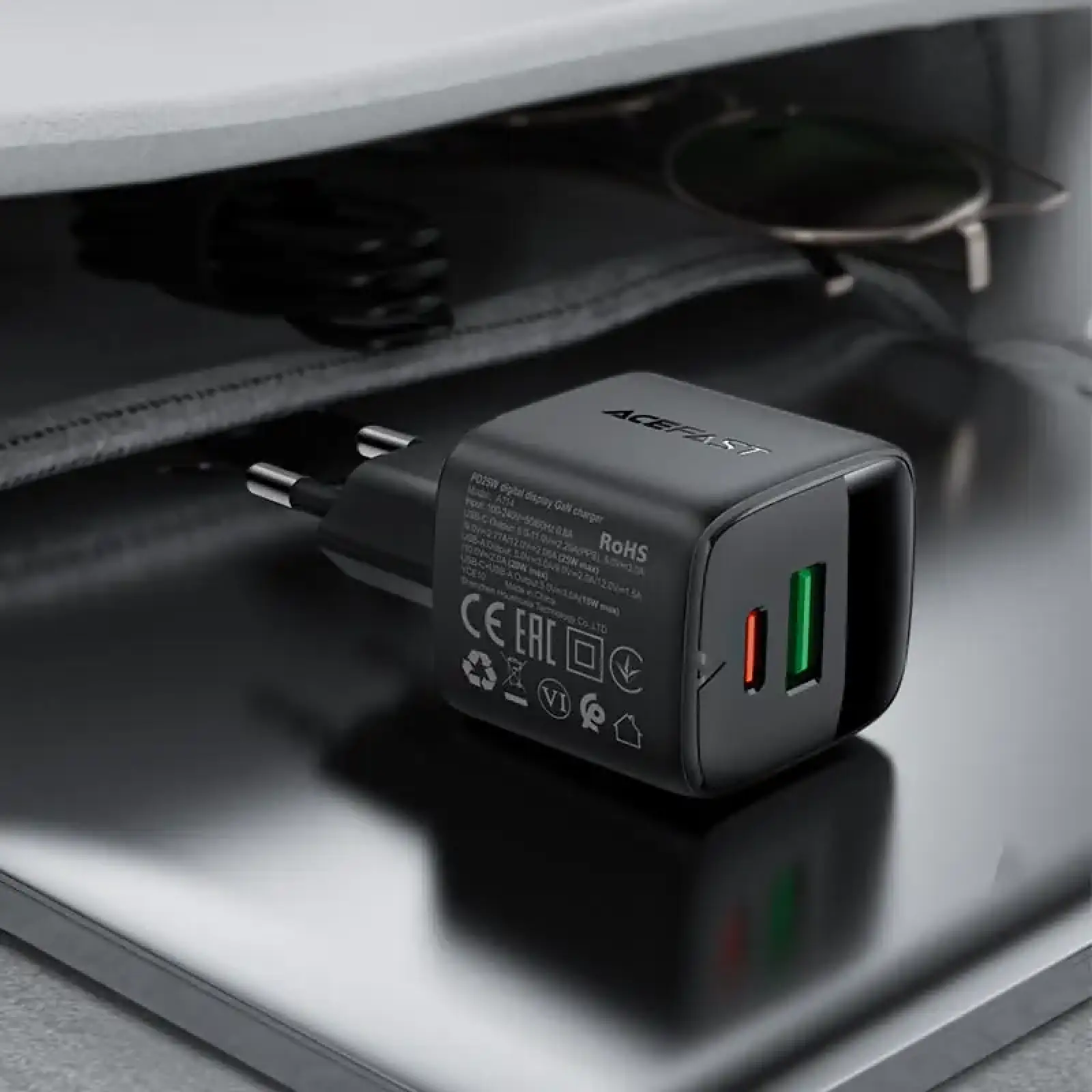 Зарядний пристрій 2xUSB 25W (USB-C+USB-A) with digital display Gan A114 Black Acefast (6974316284437) UA