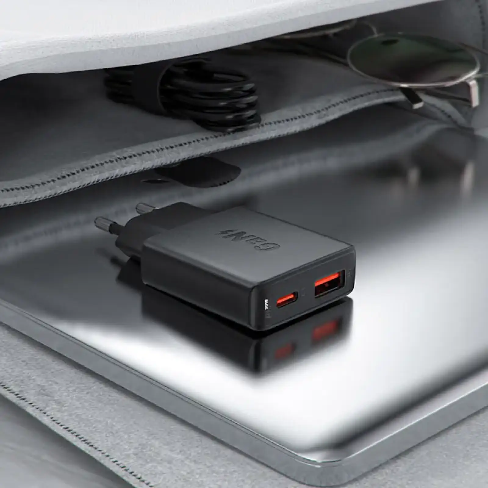 Зарядний пристрій 2xUSB 30W (USB-C+USB-A) Gan A69 ultra-thin Fast Charger Black Acefast (6974316282709) UA