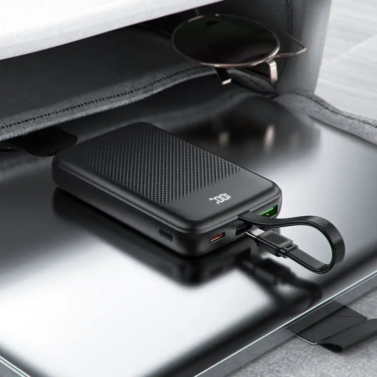Зовнішній акумулятор Acefast 10000mAh 22.5W PD,QC3.0 2xUSB-C,USB-A, with build Type-C cable, M13 Black (6974316283959) UA