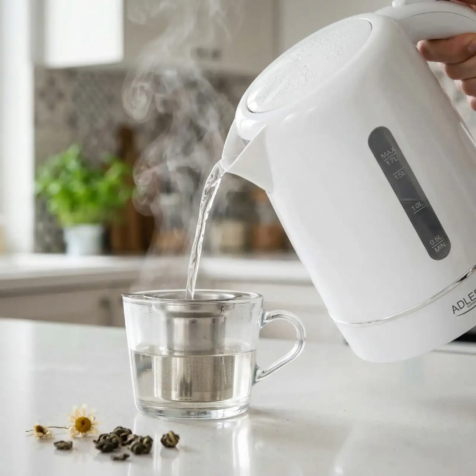 Електрочайник Adler AD 1385 white (AD1385W) UA