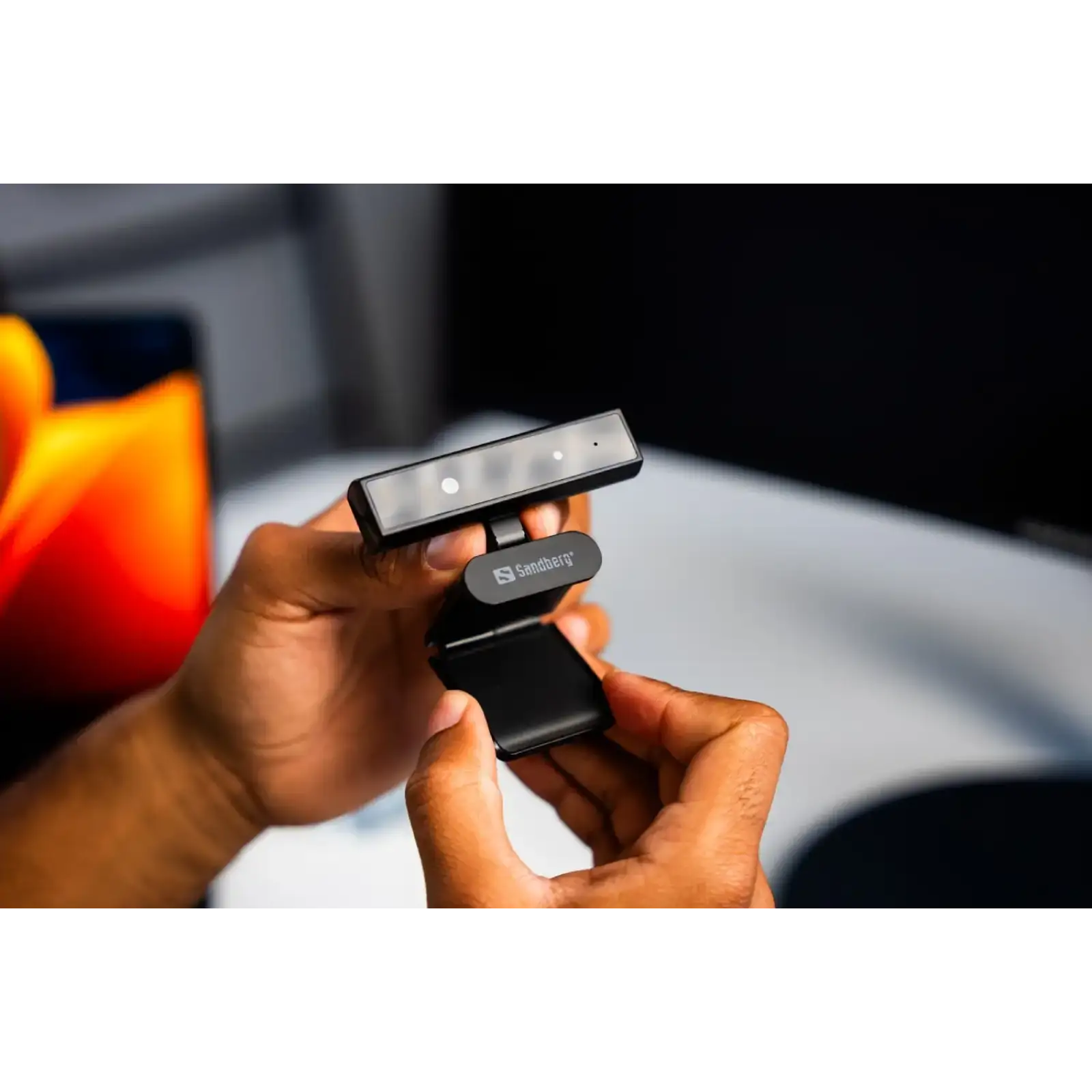 Веб-камера Sandberg Face Scan Webcam Mini Full HD Autofocus, ENC, USB-A/USB-C connection (134-43) UA