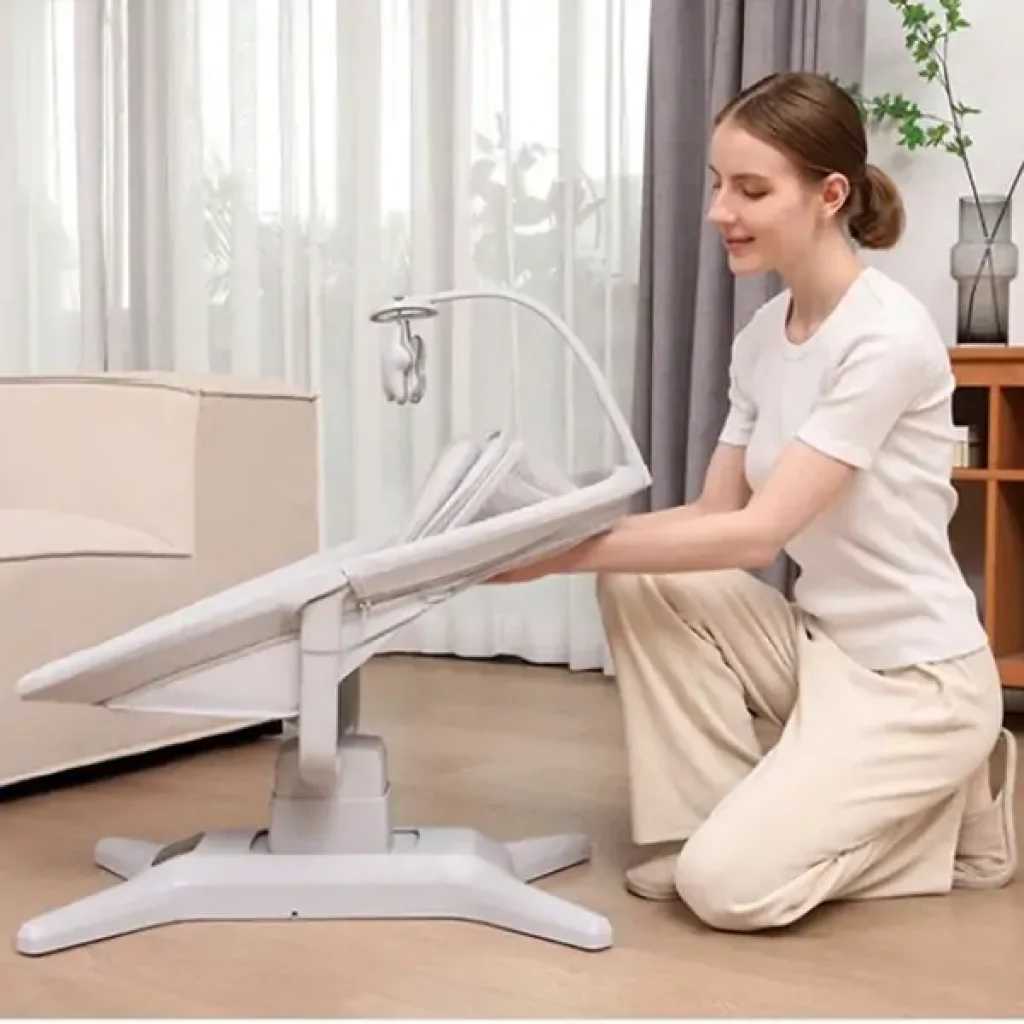 Заколисуючий центр Mastela 8301 (white)