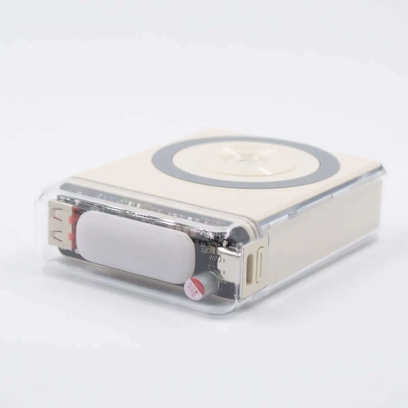 Портативний Powerbank з підтримкою MagSafe DC DP-F23 (10000 mAh) Fast Charging бежевий UA