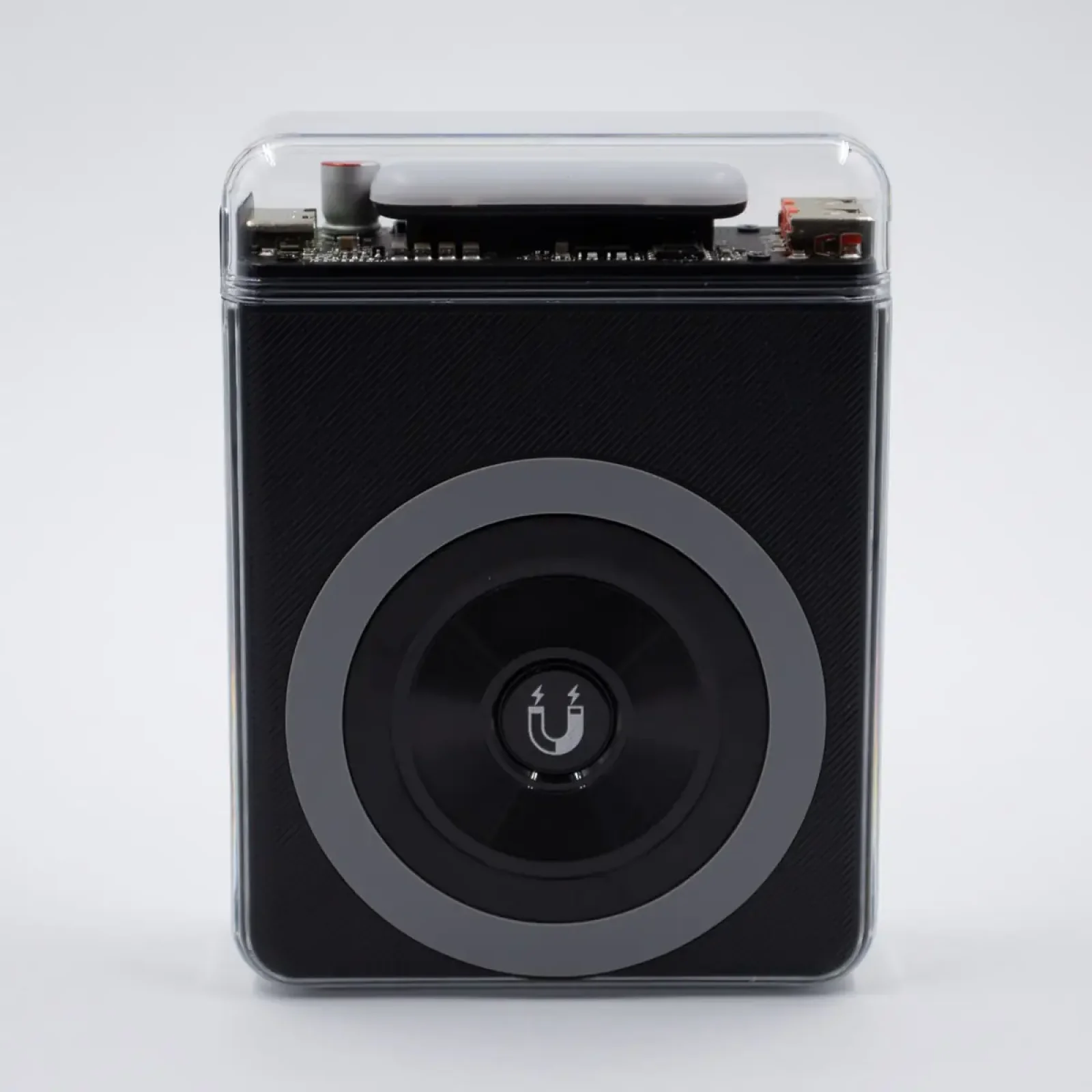 Портативний Powerbank з підтримкою MagSafe DC DP-F23 (10000 mAh) Fast Charging чорний UA