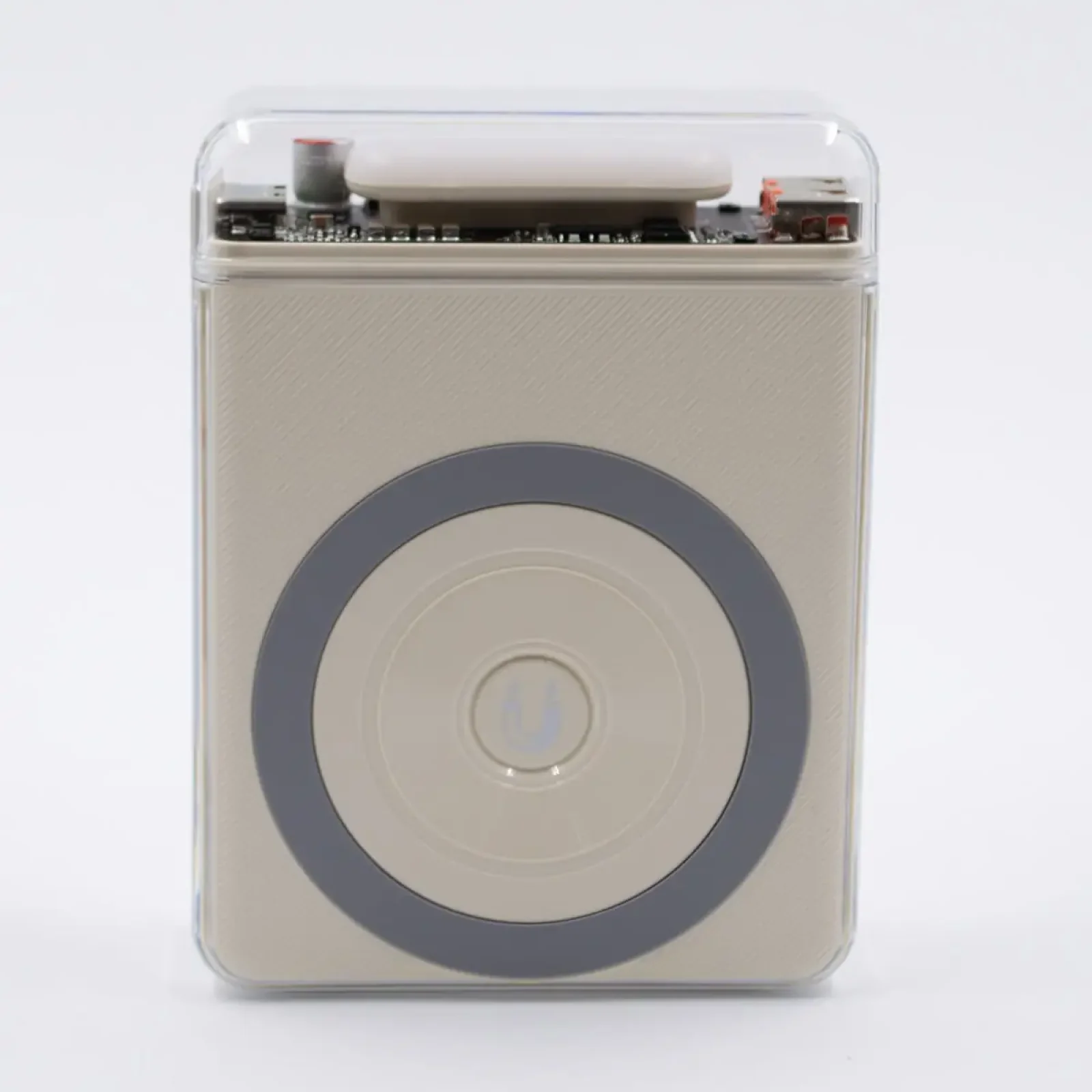 Портативний Powerbank з підтримкою MagSafe DC DP-F23 (10000 mAh) Fast Charging бежевий UA