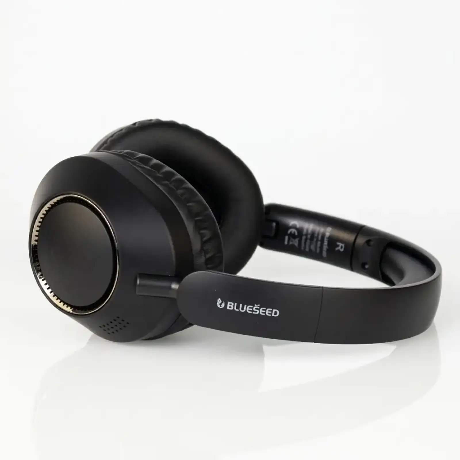 Накладна Bluetooth гарнітура Blueseed BS-H3 black UA