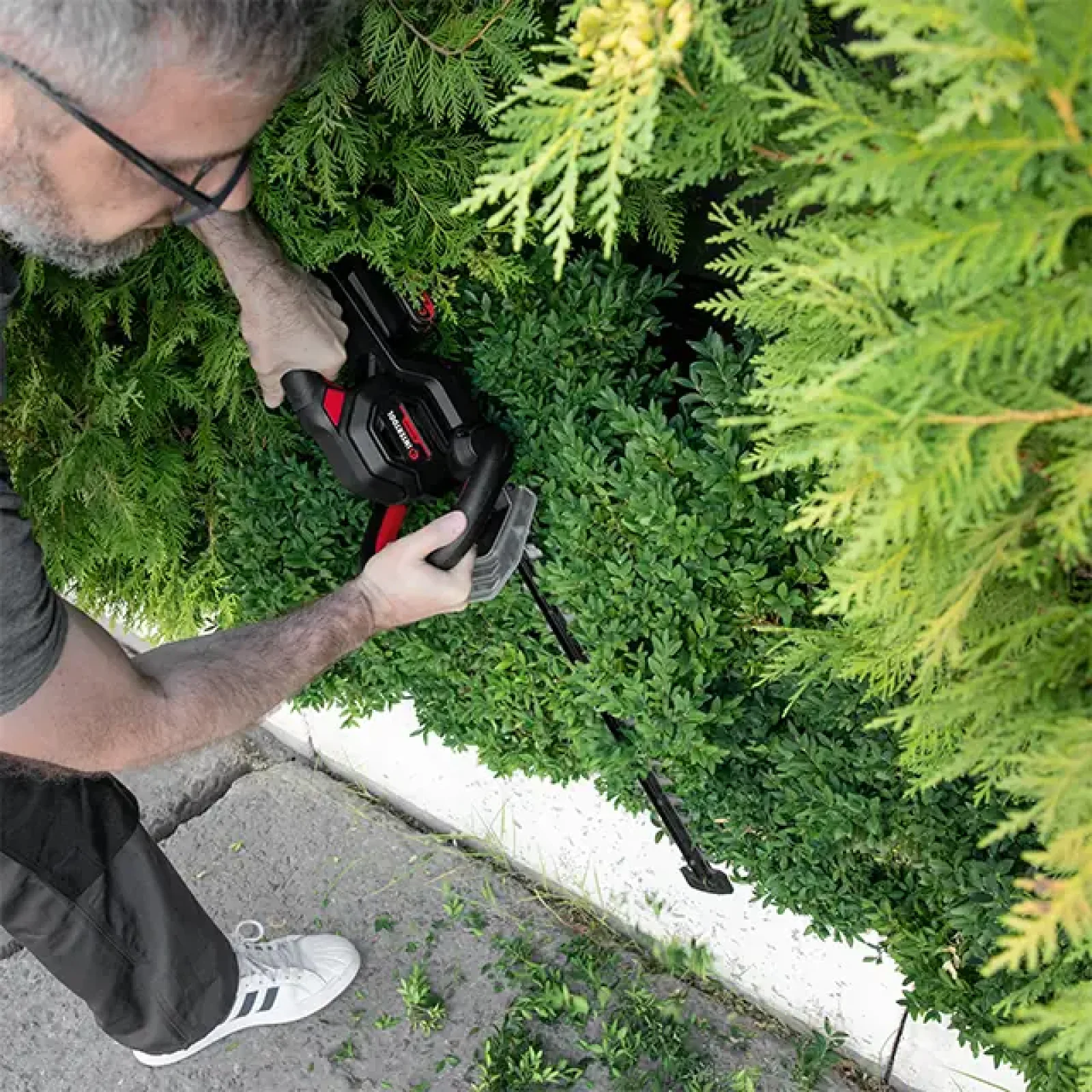 Кущоріз акумуляторний 20 В, 2000 об/хв, довжина шини 500 мм, діаметр зрізу 18 мм, леза 65 Mn, без ЗП та АКБ, STORM INTERTOOL (WT-9115) UA