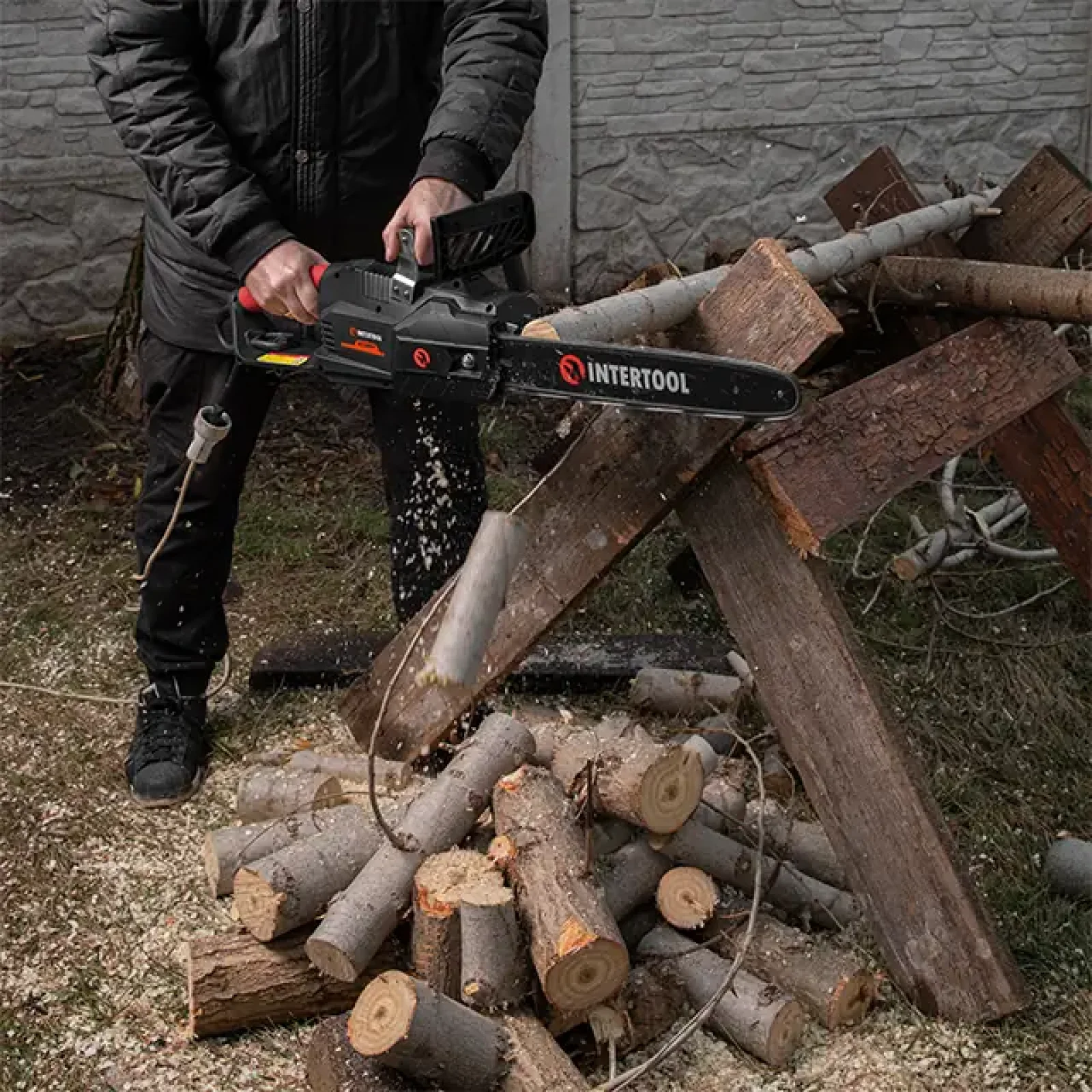 Пила ланцюгова електрична, 2,4 кВт, шина 40 см, 13 м/с, прямий двигун, плавний старт, STORM INTERTOOL (WT-2204) UA