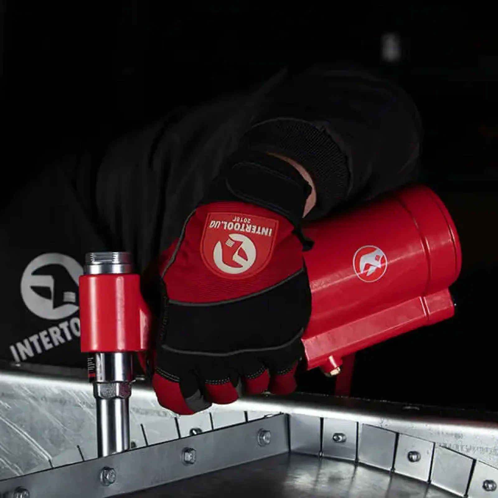 Пістолет заклепувальний, пневматичний, 3,2-4-4,8 мм, до 6 атм, 720 Нм, 10 л/хв, набір аксесуарів, кейс INTERTOOL (PT-1304) UA