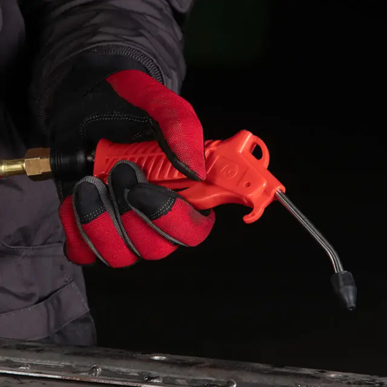 Пістолет продувний, пластиковий, насадка: 100 мм INTERTOOL (PT-0805) UA