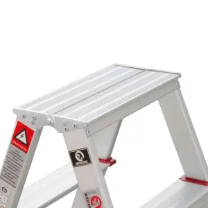 Драбина алюмінієва двостороння, 5 сходинок, висота: 1094 мм, 150 кг INTERTOOL (LT-1105) UA