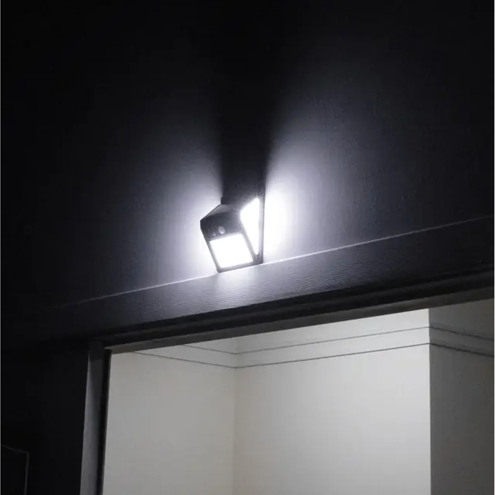 Світильник акумуляторний настінний 144 SMD, вуличний, сонячна панель, датчик руху INTERTOOL (LB-0114) UA