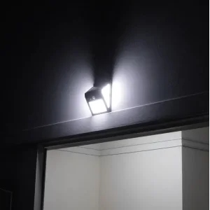 Світильник акумуляторний настінний 144 SMD, вуличний, сонячна панель, датчик руху INTERTOOL (LB-0114) UA