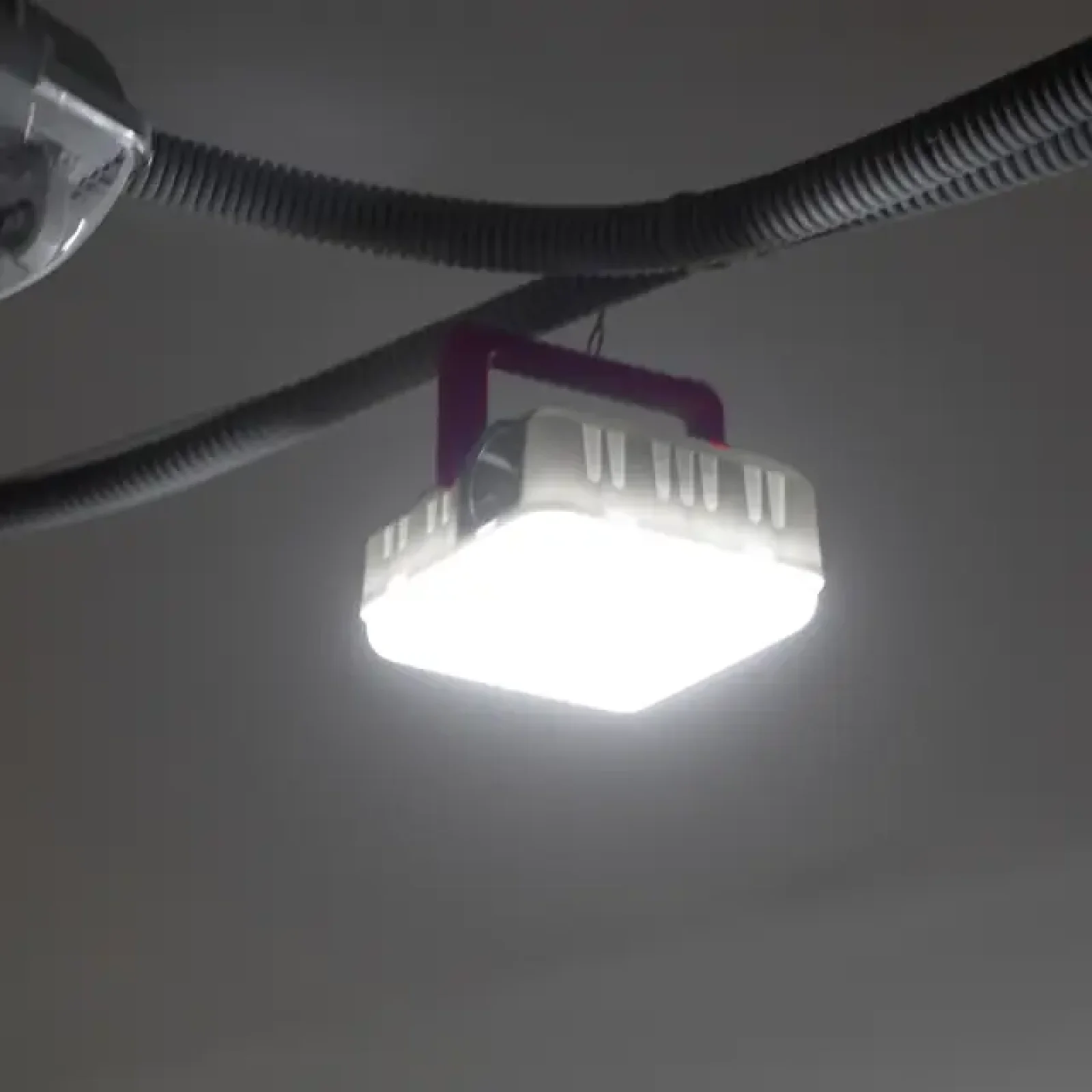 Ліхтар для кемпінгу, 1LED + 28SMD, PowerBank INTERTOOL (LB-0216) UA