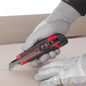 Ніж сегментний, 18 мм, металева напрямна, прогумована ручка INTERTOOL (HT-0503) UA