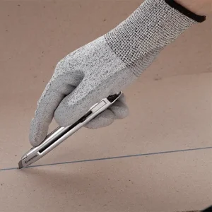 Ніж сегментний, 9 мм, металевий, посилений, гвинтова фіксація INTERTOOL (HT-0509) UA