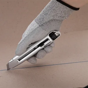 Ніж сегментним 18 мм, металевий, посилений, гвинтова фіксація INTERTOOL (HT-0512) UA