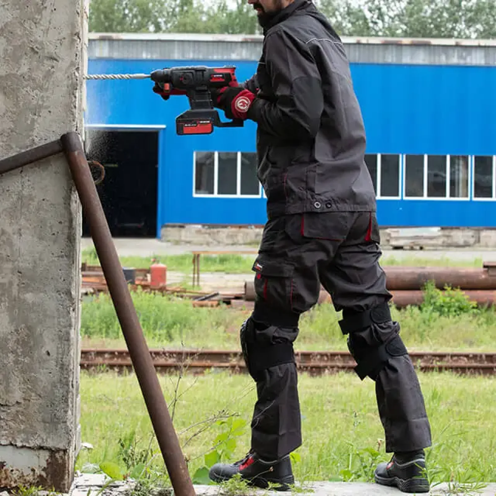 Брюки робочі, 80% поліестер / 20% бавовна, щільність 260 г/м², L INTERTOOL (SP-3013) UA