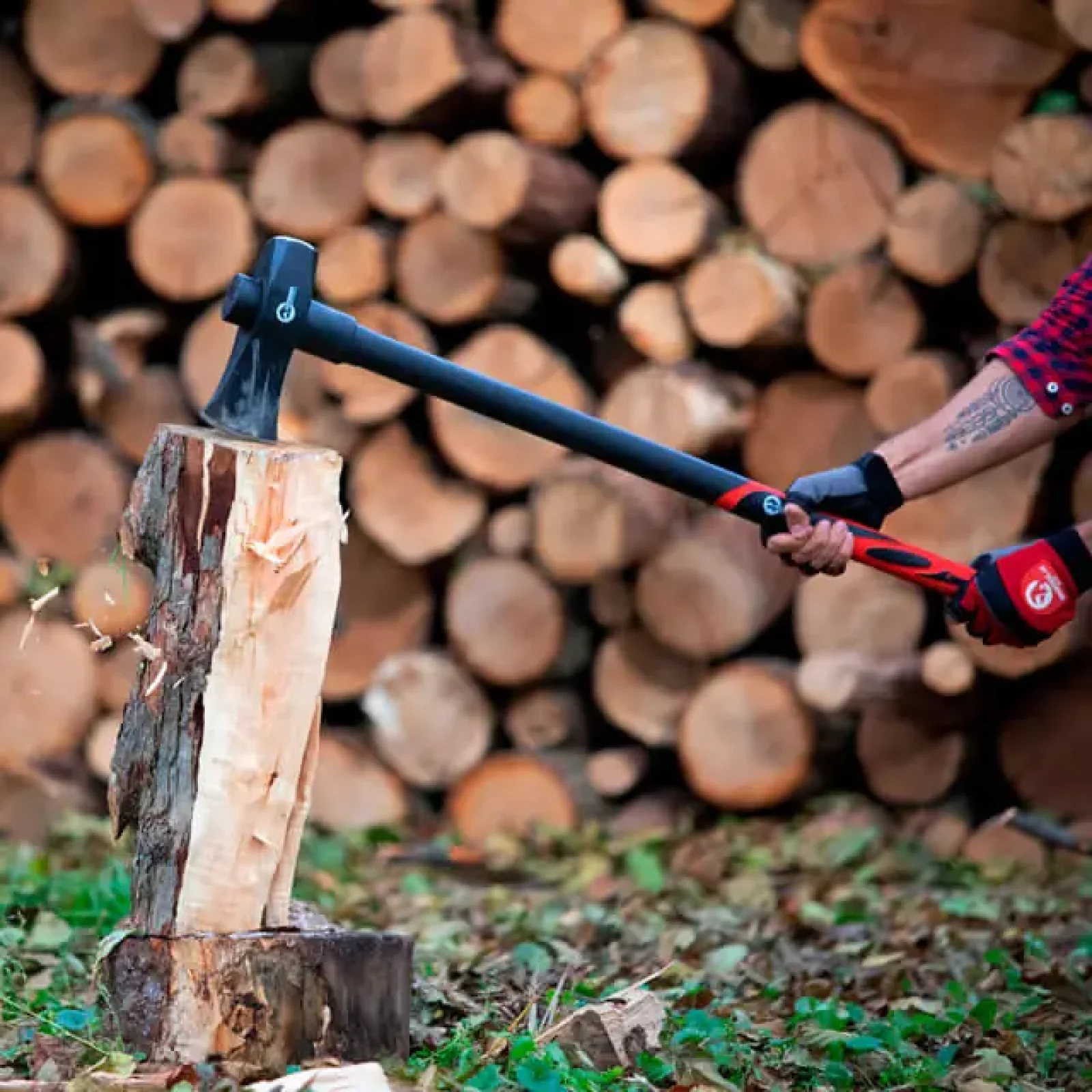 Колун кований, 2500 г, ручка з фібергласу INTERTOOL (HT-0273) UA