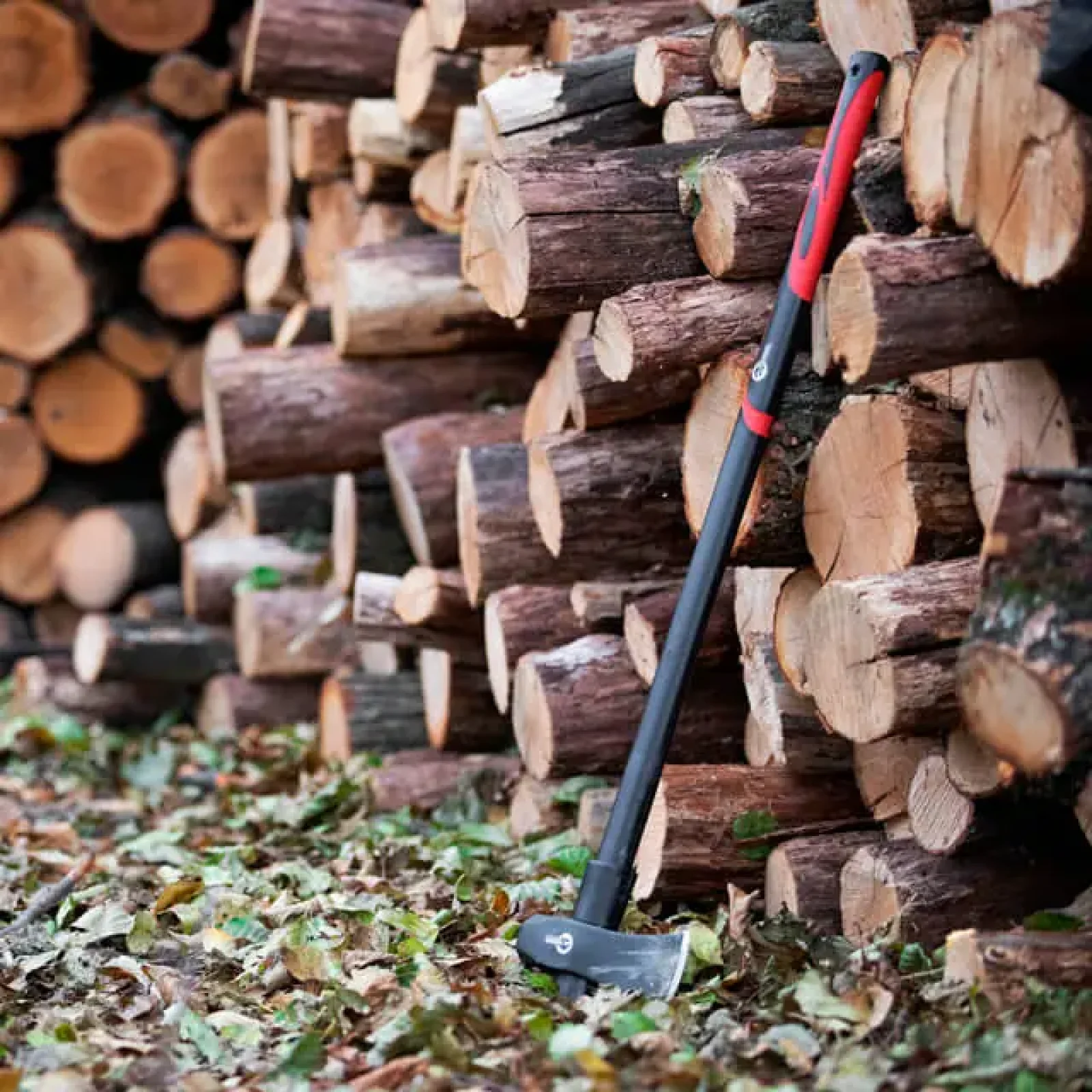 Колун кований, 2500 г, ручка з фібергласу INTERTOOL (HT-0273) UA