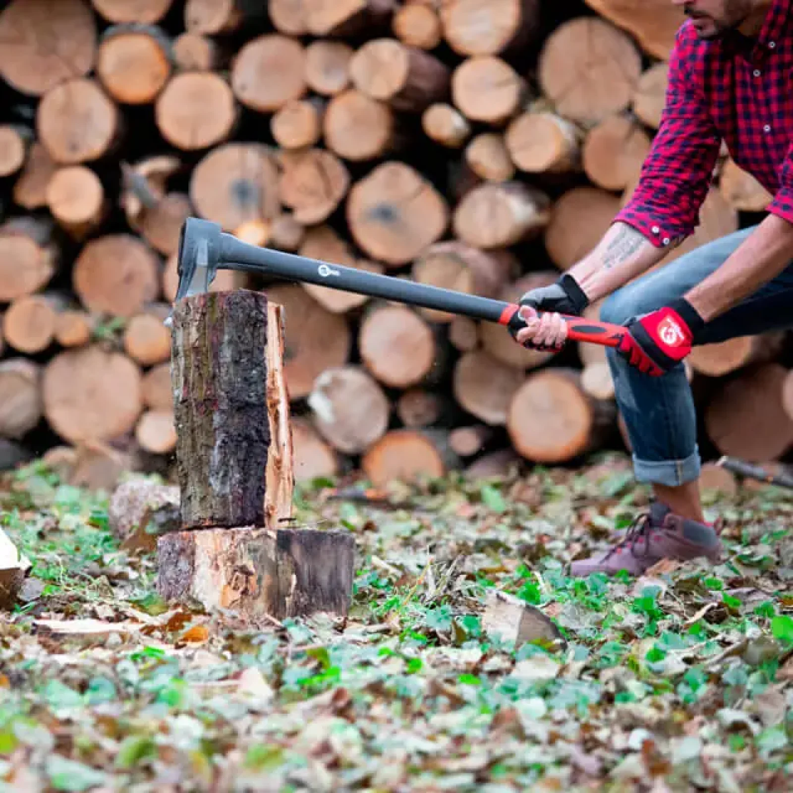 Колун кований, 2200 г, ручка з фібергласу INTERTOOL (HT-0275) UA