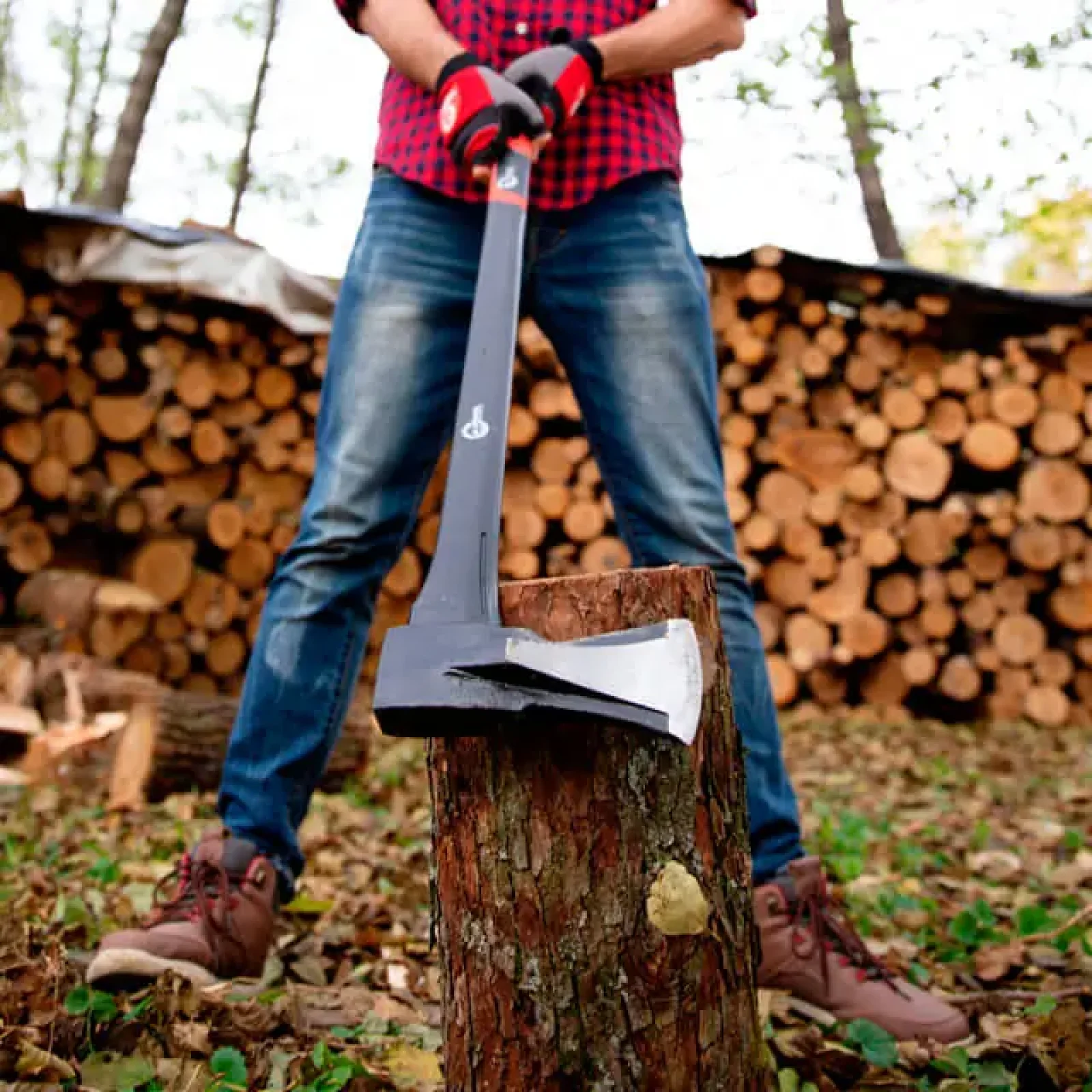 Колун кований, 2200 г, ручка з фібергласу INTERTOOL (HT-0275) UA