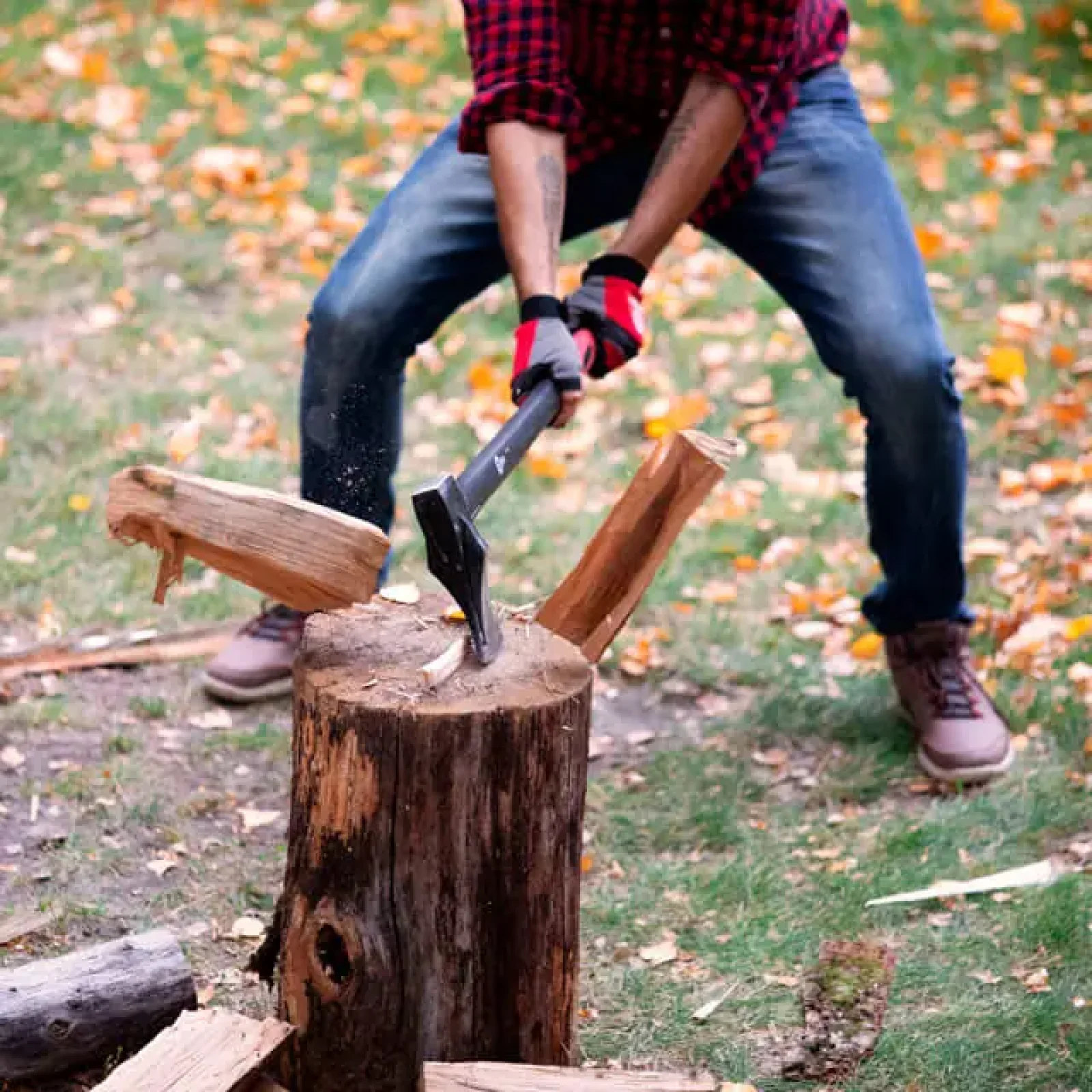 Колун кований, 2200 г, ручка з фібергласу INTERTOOL (HT-0275) UA