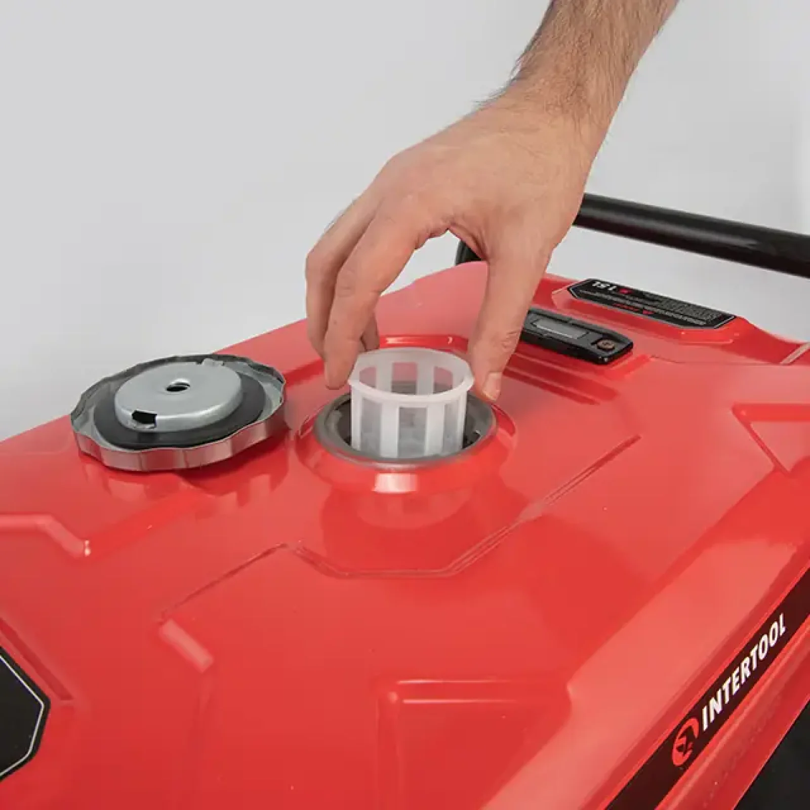 Генератор бензиновий INTERTOOL 2.8/3 кВт, 220 В, 15 л, ручний старт (DT-1130) UA