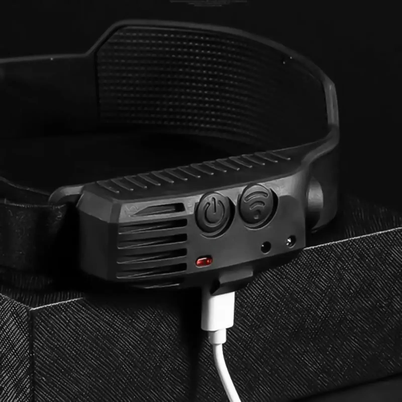 Многофункциональный фонарь W689-3 Black