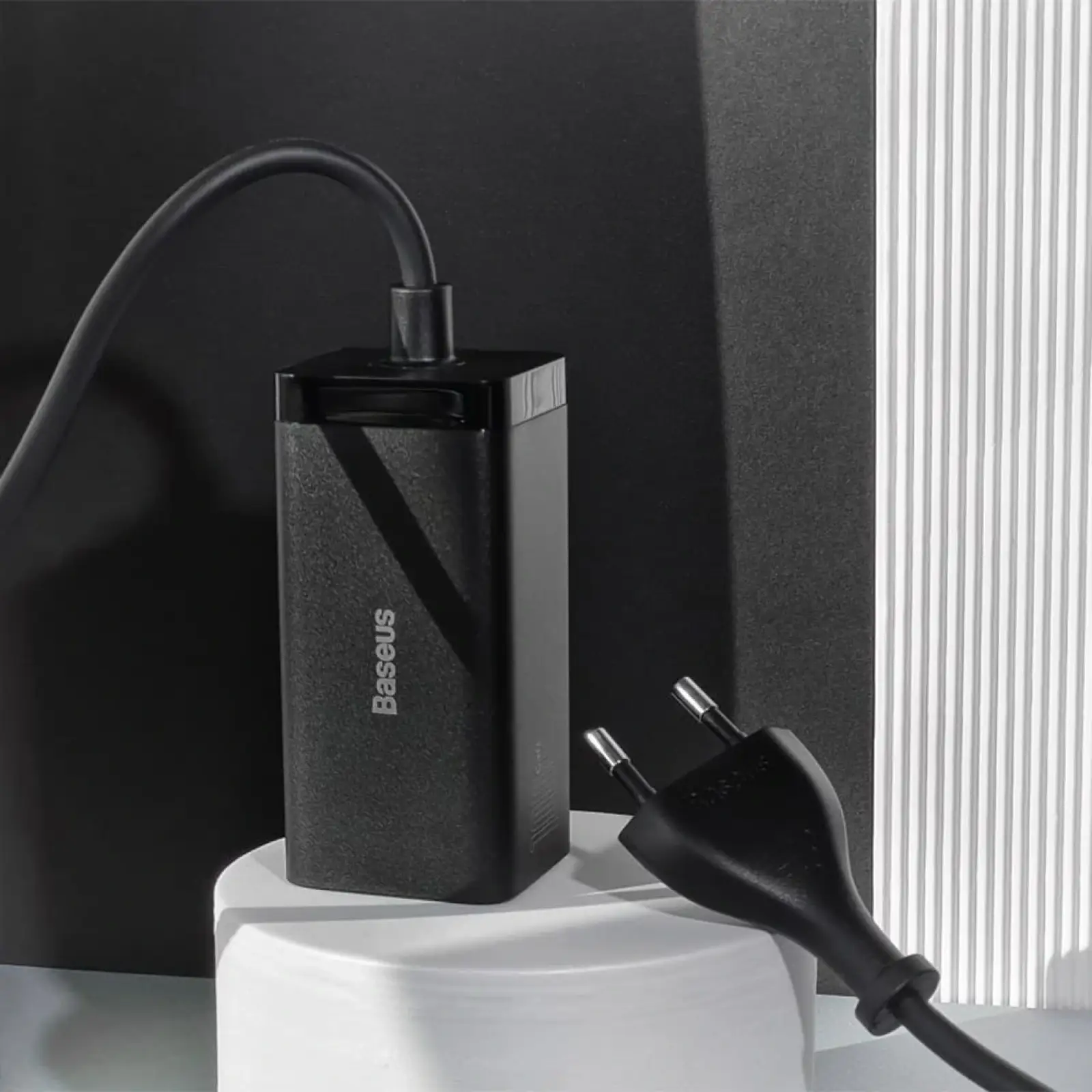 МЗП Baseus GaN3 Pro 100W (2 Type-C + 2 USB) Black, CCGP000101