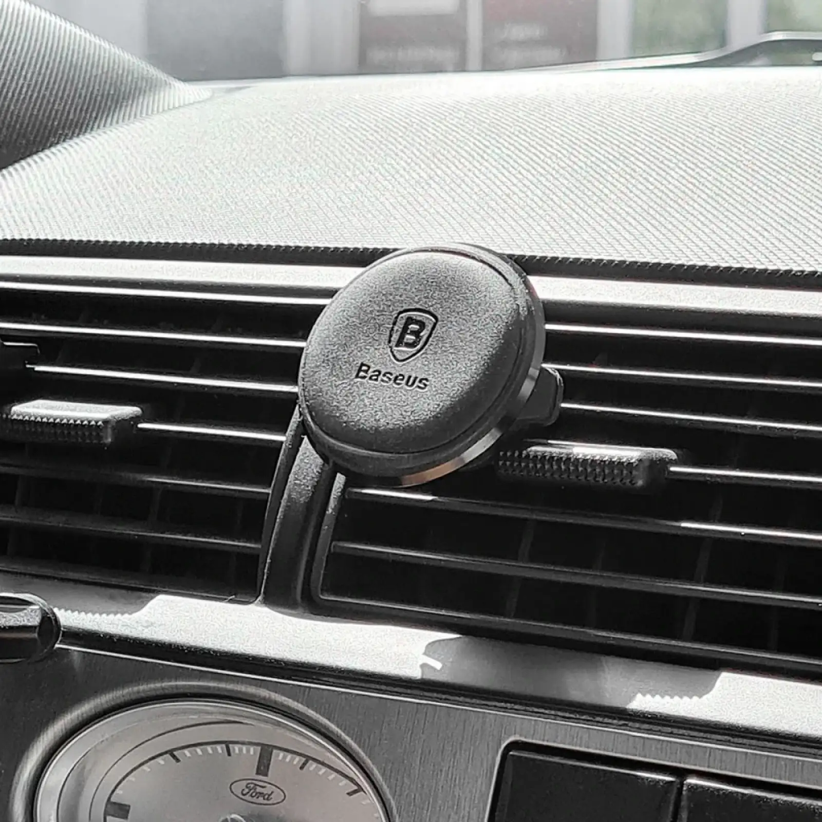 Автодержатель Baseus Magnetic Air Vent Car Mount With Cable Clip Black, SUGX020001