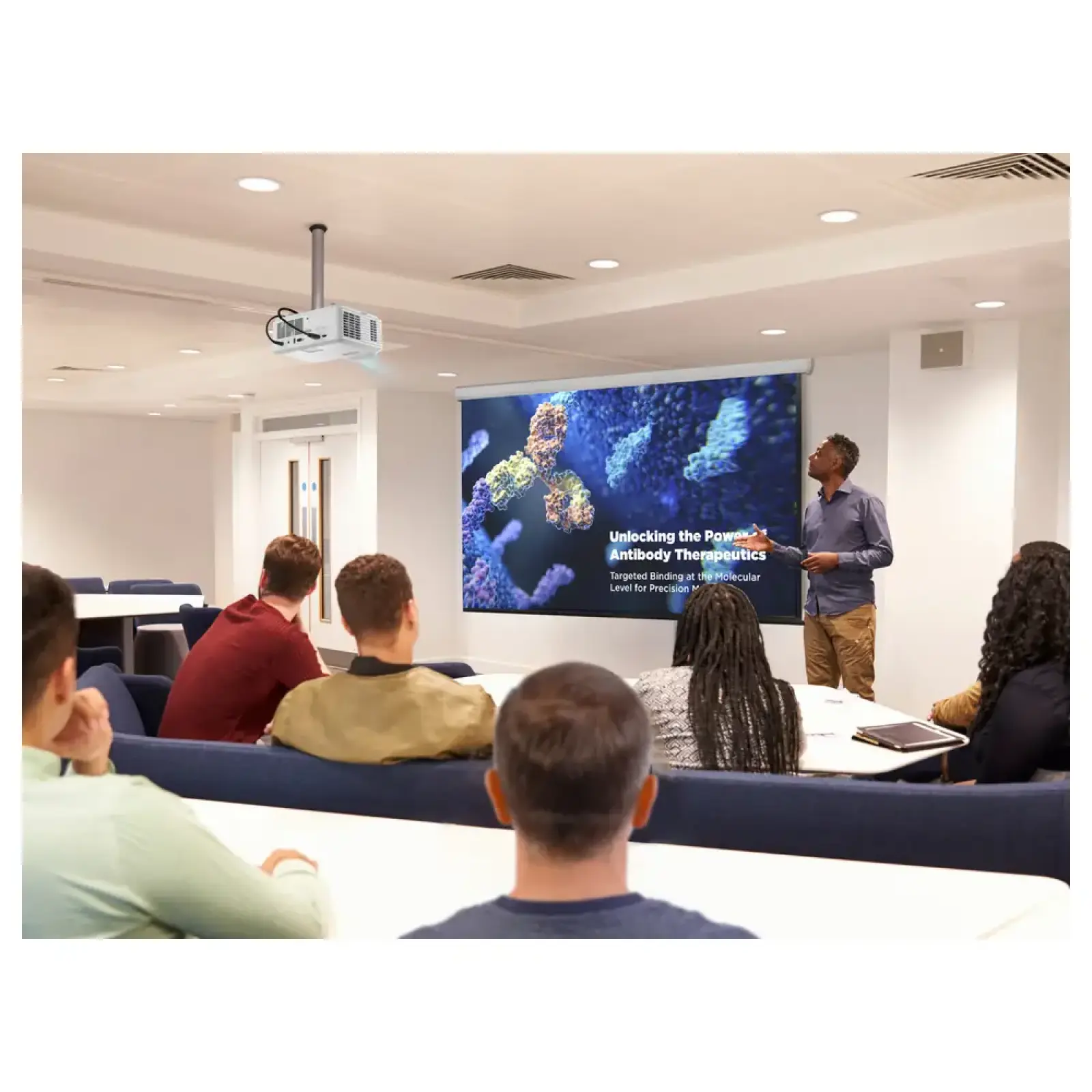 Мультимедійний проектор ViewSonic LSD400W (VS20643) UA