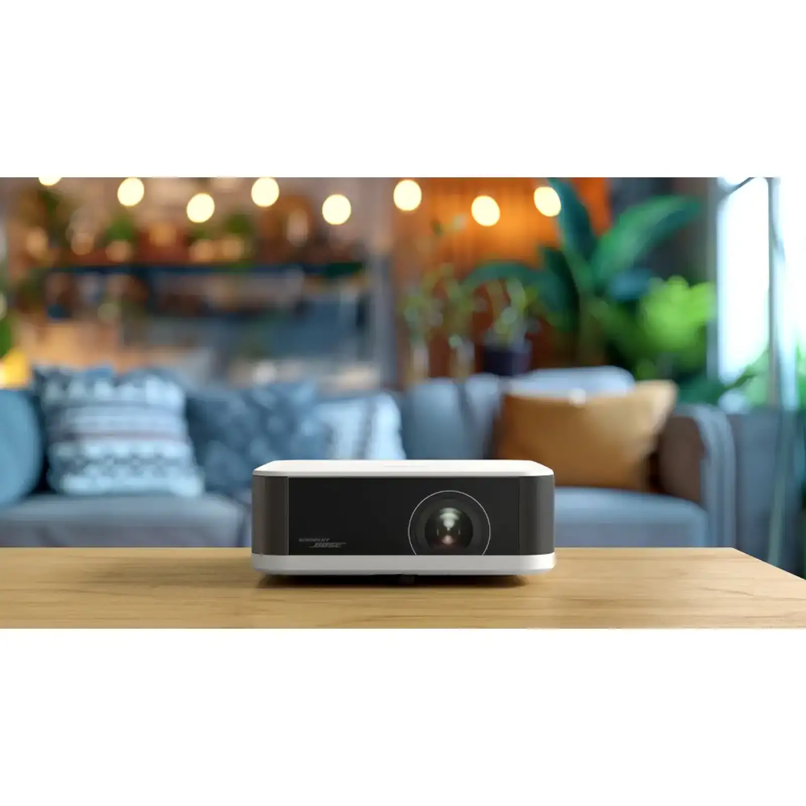Проектор EPSON EF-61W (LED, FHD,3LCD, 700Lm, 5000000 :1, 1.2:1, USB-A, USB-B, GTV, Wifi, Bt, 5+5Вт,white) V11HB72042 UA