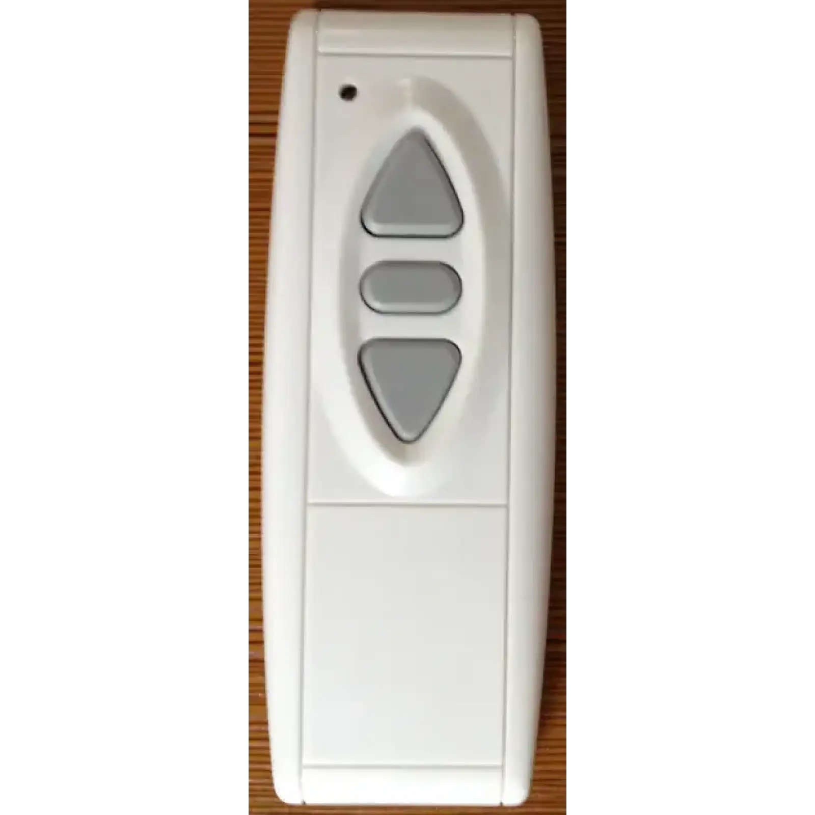 Проекційний моторизований екран ATRIA MRSM-NTSC-100D UA
