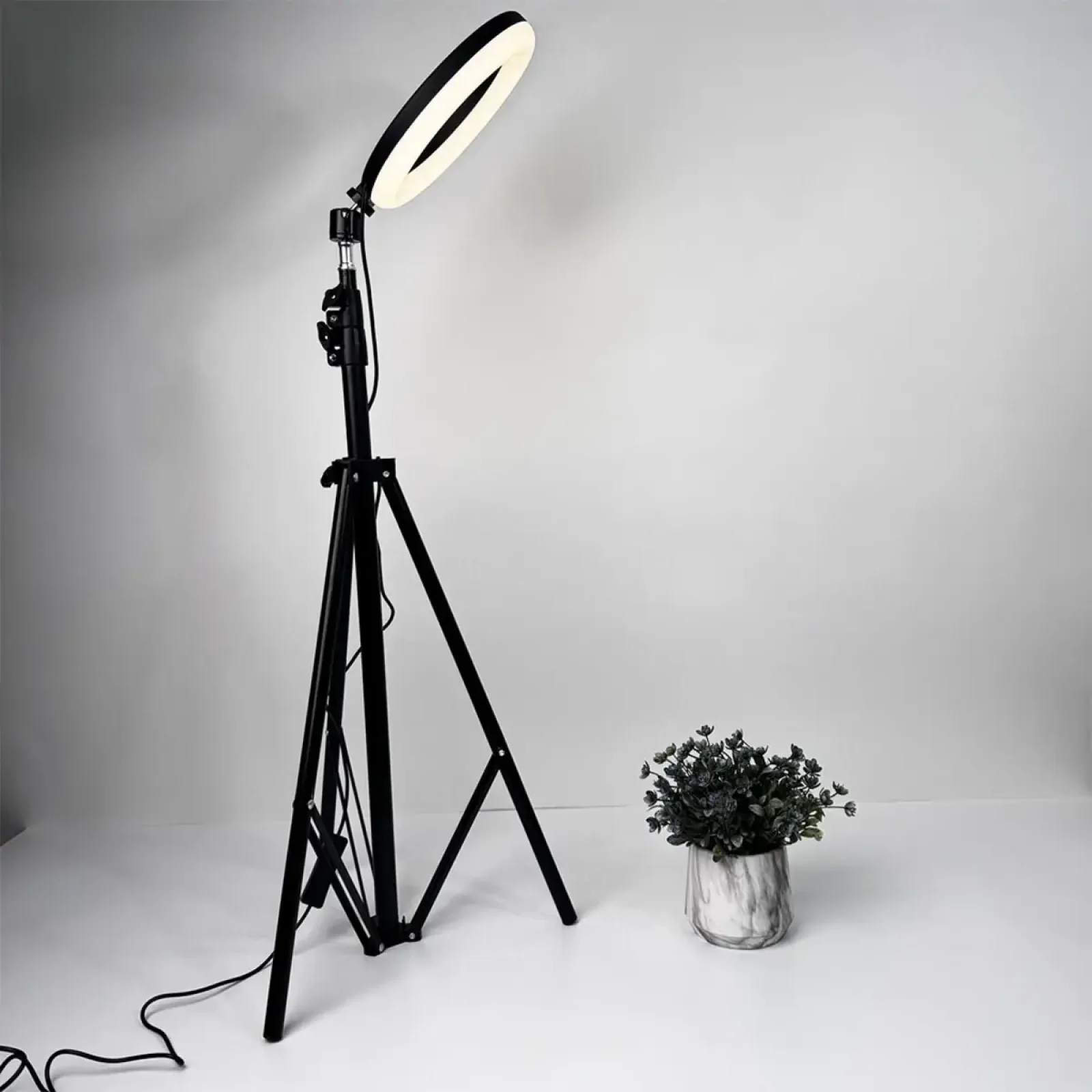 Кільцева лампа NNM-20 (20см) + штатив 2,1м (NNM20+Tripod)
