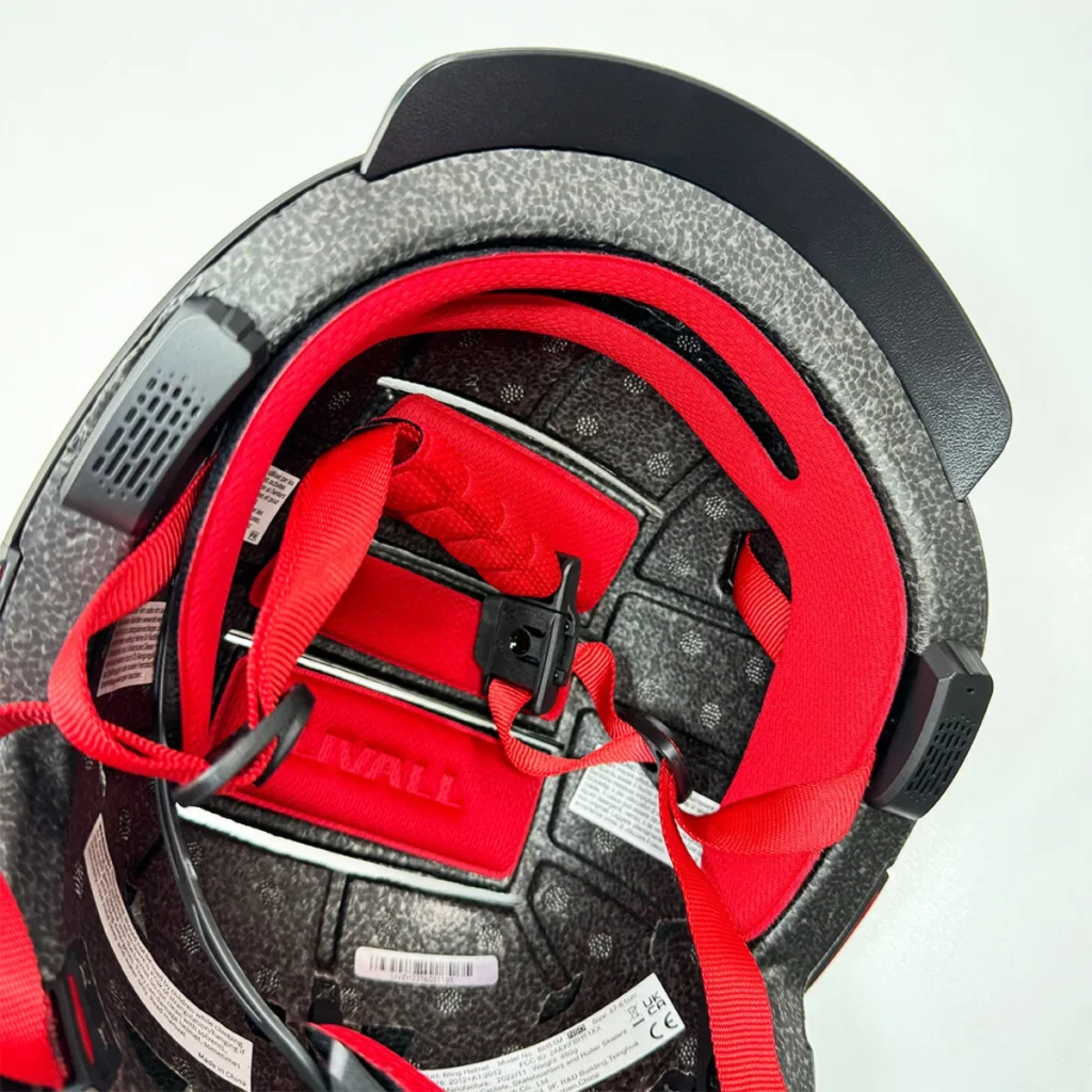 Захисний шолом Livall BH51M NSO (L) Sandstone Grey (57-61см), акустика JBL, мікрофон, сигнали поворотів та стопів, додаток, пульт BR80, застібка, BT (LIV-JB51MN-4312)