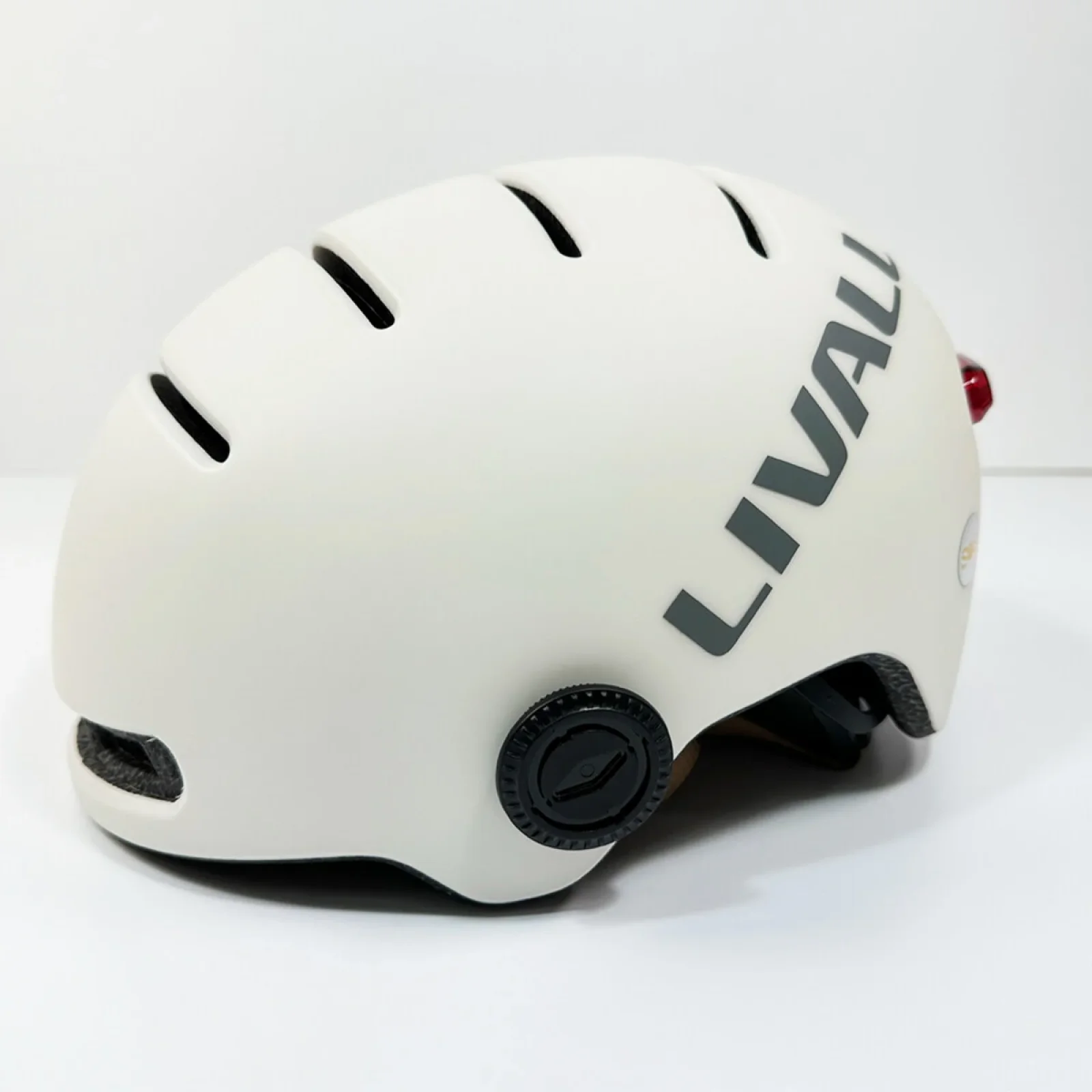 Захисний шолом Livall L23 (M) Ivory White (54-58см), сигнал поворотів та стопів, додаток, зйомний візор (пульт BR80 в комплекті не іде) (LIV-000L23-4210)