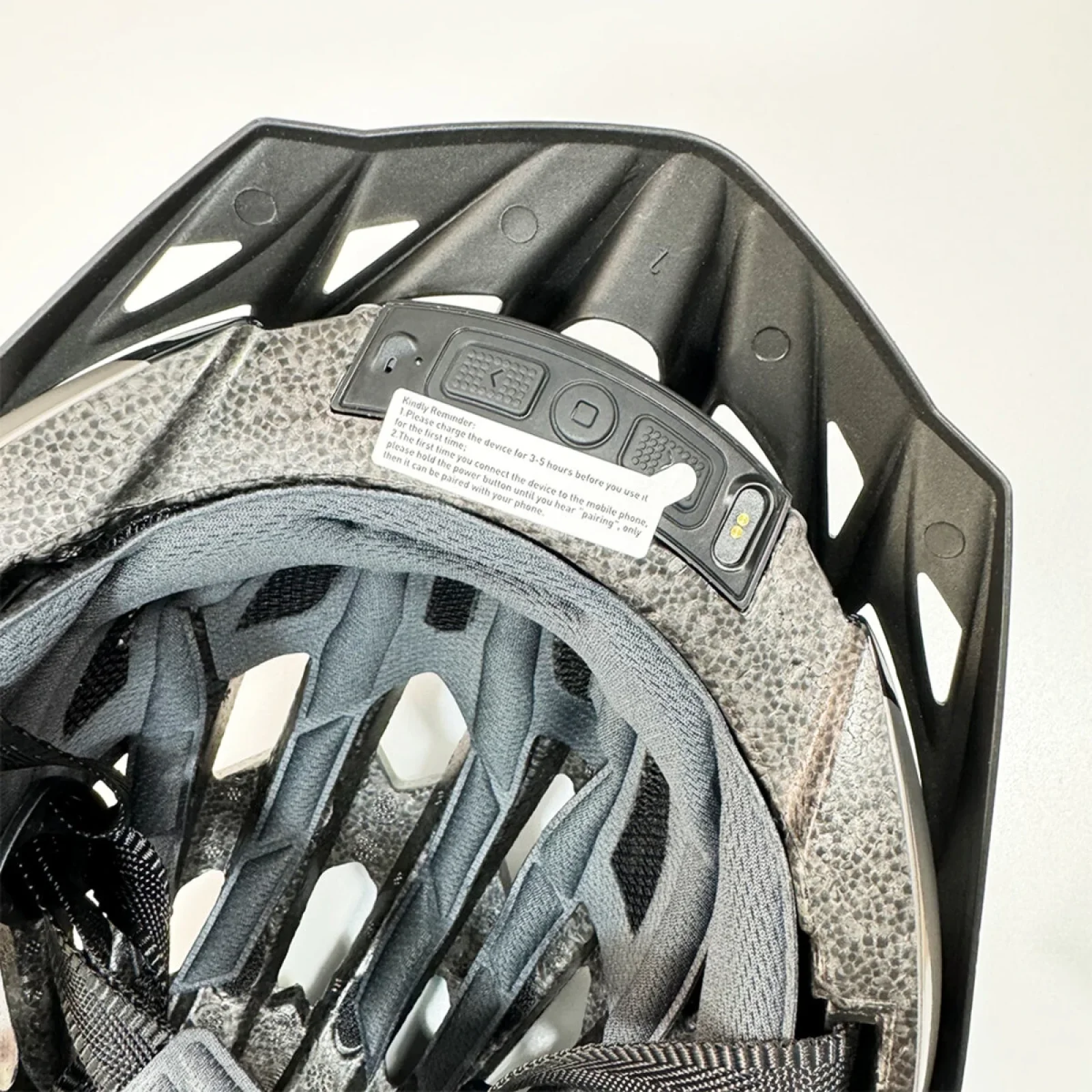 Захисний шолом Livall MT1 NEO (L) Black Grey (58-62см), акустика, мікрофон, сигнали поворотів та стопів, додаток, пульт BR80, Bluetooth (LIV-T0MT1N-6343)