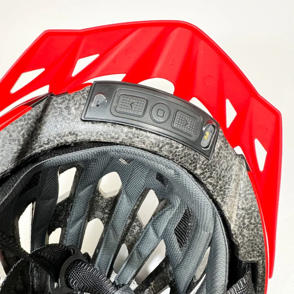 Захисний шолом Livall MT1 NEO (M) Black/Red (54-58см), акустика, мікрофон, сигнали поворотів та стопів, додаток, пульт BR80, Bluetooth (LIV-T0MT1N-1243)