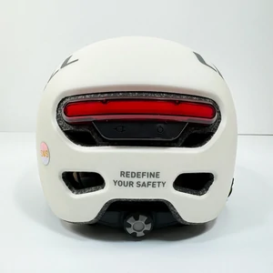 Захисний шолом Livall L23 (L) Ivory White (58-62см), сигнал поворотів та стопів, додаток, зйомний візор (пульт BR80 в комплекті не іде) (LIV-000L23-4310)
