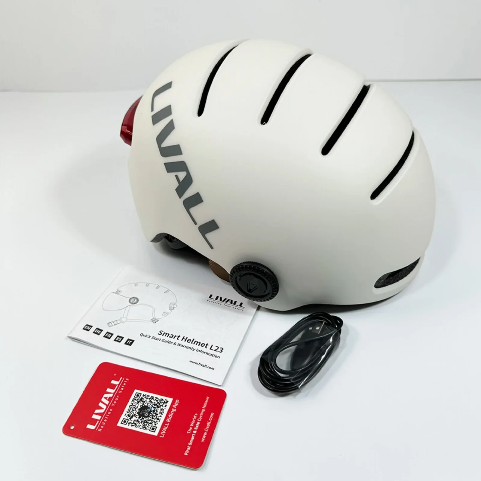 Захисний шолом Livall L23 (M) Ivory White (54-58см), сигнал поворотів та стопів, додаток, зйомний візор (пульт BR80 в комплекті не іде) (LIV-000L23-4210)