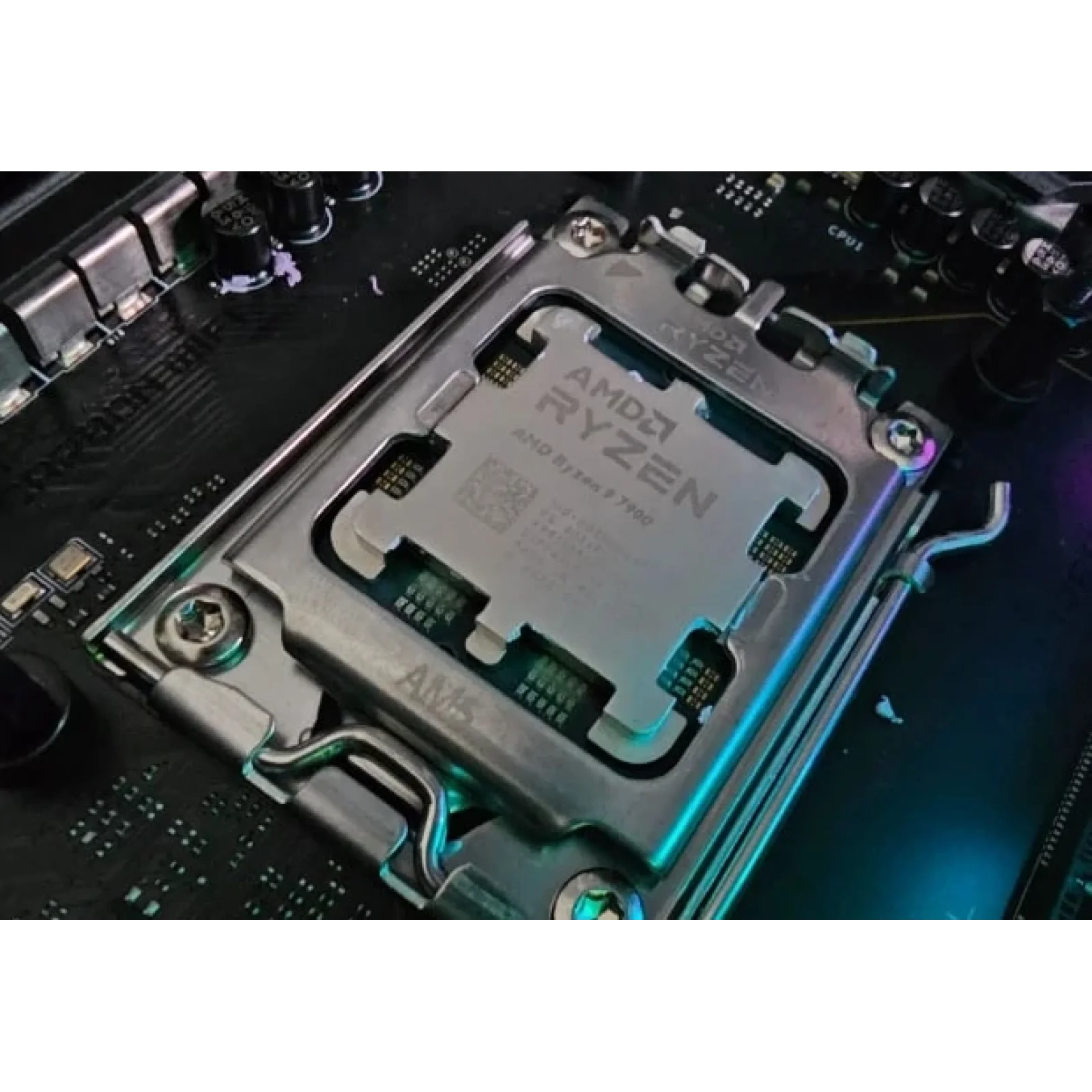 Процесор AMD Ryzen 9 7900 (3.7GHz 64MB 65W AM5) Box (100-100000590BOX) UA