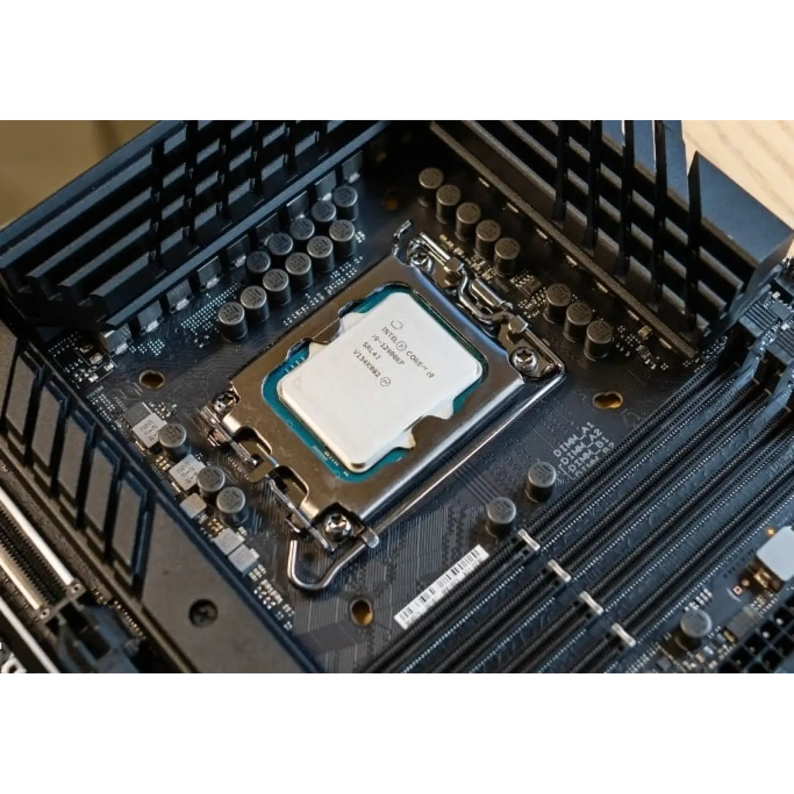 Процесор Intel Core i9 12900KF 3.2GHz (30MB, Alder Lake, 125W, S1700) Box (BX8071512900KF) UA