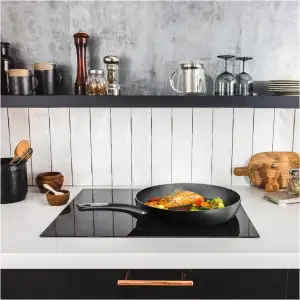 Сковорода Tefal Hard Titanium Essential 28 см (C3880642) UA